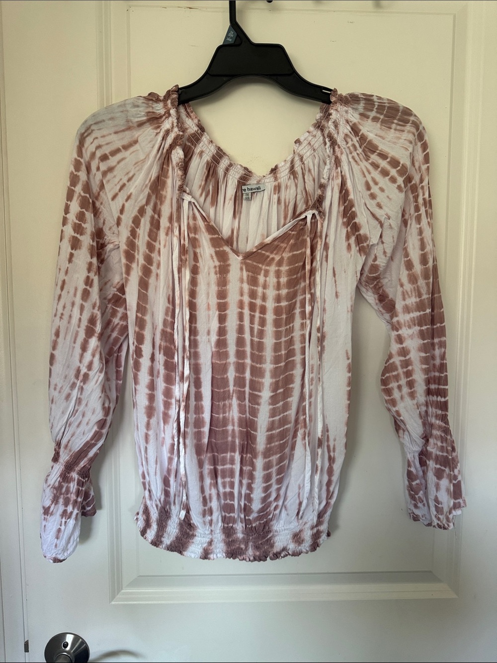 Tiare Hawaii Women's Rust and White Tie-Dye Peasant Top